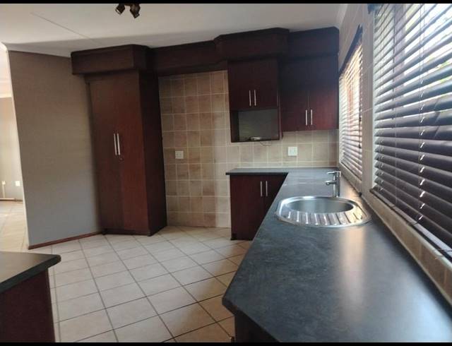 3 BEDROOM PROPERTY TO RENT IN BENDOR PARK